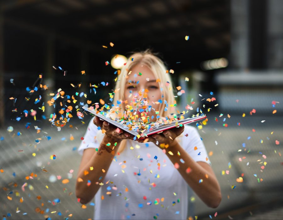 woman-g9e11714ef_1920